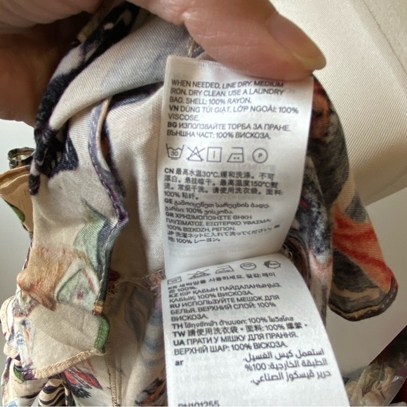 NEW H&M Frilled Ruffle Trim Wrap Tropical Floral Blouse! Size 2 - Picture 8 of 9